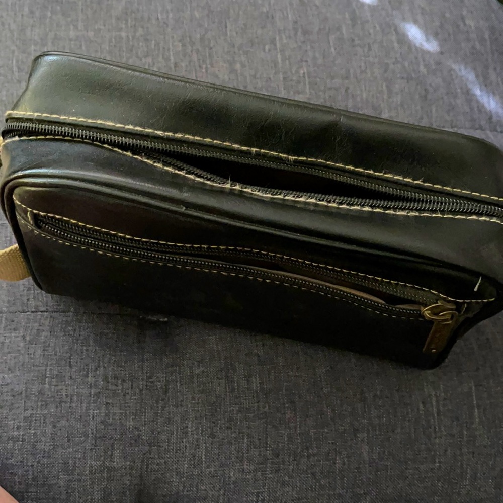 Men’s travel toiletry bag